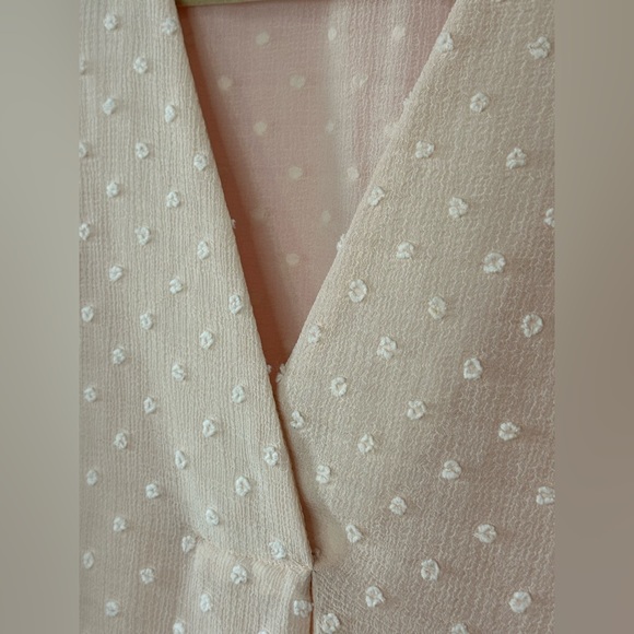 Vince Camuto Sheer Textured V Neck Pullover Blouse- Sz Small - Picture 5 of 10